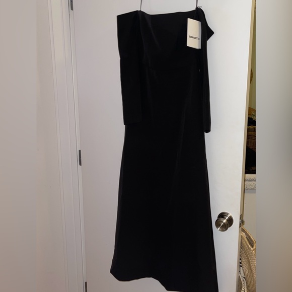 Bernadette Edia Off The Shoulder Long Sleeve Maxi Dress - Picture 7 of 8